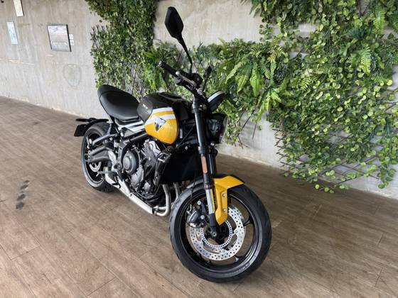 TRIUMPH TRIDENT 660 